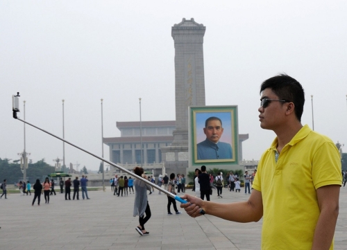 孫中山巨幅畫(huà)像亮相天安門(mén)廣場(chǎng) 孫中山巨幅畫(huà)像亮相天安門(mén)廣場(chǎng)