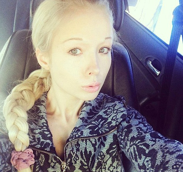 真人芭比腿超身長 蜂腰腹肌接傲人上圍 真人芭比腿超身長 蜂腰腹肌接傲人上圍