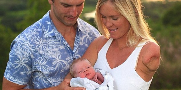 獨(dú)臂沖浪高手當(dāng)媽媽 獨(dú)臂沖浪高手當(dāng)媽媽