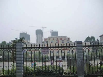 平頂山市湛河區(qū)實驗小學(xué)校園 資料圖 平頂山市湛河區(qū)實驗小學(xué)校園 資料圖