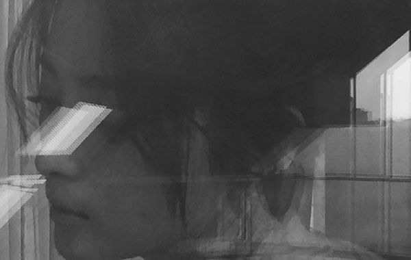 蔣勤勤吊帶美照。