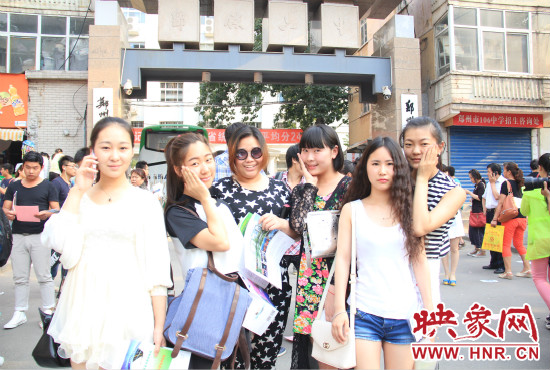 畢業(yè)和同學(xué)一起去旅行是不少考生的選擇。