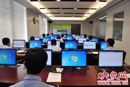 省招辦正在對(duì)考生身份驗(yàn)證記錄進(jìn)行復(fù)核 省招辦正在對(duì)考生身份驗(yàn)證記錄進(jìn)行復(fù)核