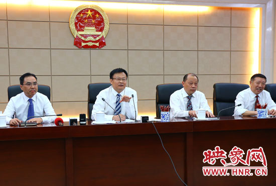 專題詢問會結(jié)束后，省人大組織召開記者提問會。