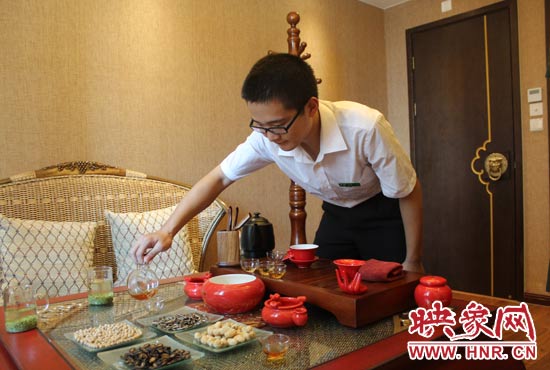 能泡好一杯茶，是李克勤今年夏天最大的收獲。