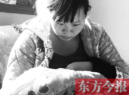 重新找回兒子蛋蛋，年輕的媽媽再也不忍離開