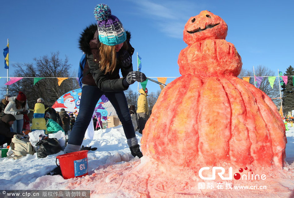 莫斯科舉辦堆雪人比賽 各式造型創(chuàng)意十足 莫斯科舉辦堆雪人比賽 各式造型創(chuàng)意十足