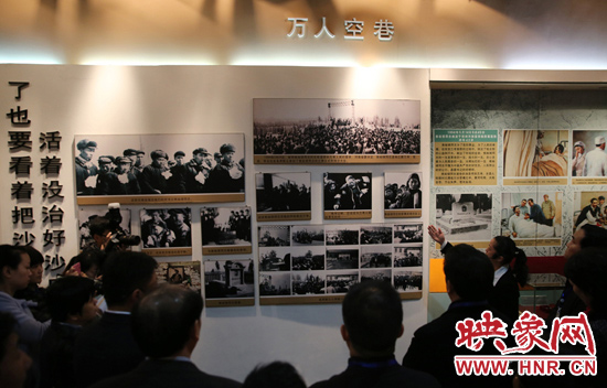 在焦裕祿紀(jì)念館，參觀的人絡(luò)繹不絕，一批批來自全國(guó)各地的黨員干部前來學(xué)習(xí)焦裕祿事跡