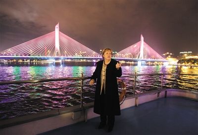 2012年2月3日，德國(guó)總理默克爾夜游廣州。