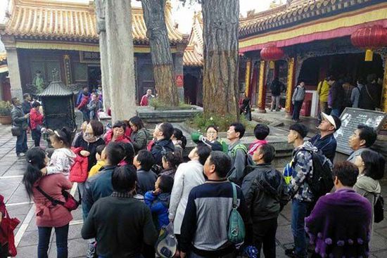 黃金周多個(gè)景區(qū)遇冷:黃山五臺(tái)山游客同比降3成 黃金周多個(gè)景區(qū)遇冷:黃山五臺(tái)山游客同比降3成