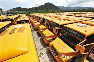 8月28日，浙江溫嶺，擱置農(nóng)村近1年的校車(chē)。