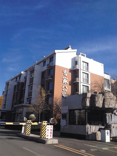 馬超群母親張桂英的一處房產(chǎn)，位于秦皇島開發(fā)區(qū)專家公寓內(nèi)，該房產(chǎn)為馬家巨款、黃金藏匿處。