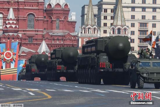 資料圖：2014年5月9日，俄羅斯舉行紀(jì)念衛(wèi)國戰(zhàn)爭勝利69周年的閱兵式，俄羅斯總統(tǒng)普京出席。