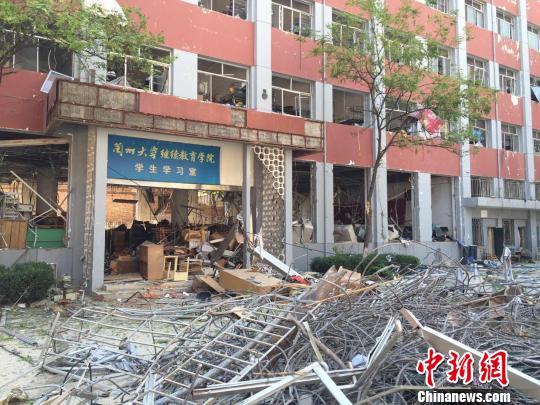 7月20日上午7點32分，蘭州大學(xué)醫(yī)學(xué)南校區(qū)學(xué)生公寓外一施工現(xiàn)場發(fā)生閃爆