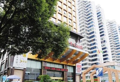 衡陽官員趙安民與之保持聯(lián)系，并邀約女子在這家酒店房間見面。