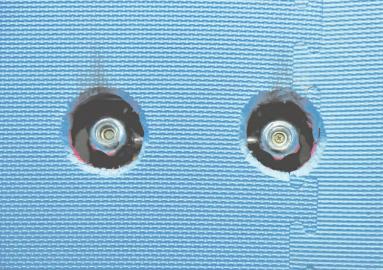 廁所內(nèi)所有的水龍頭開關(guān)都進(jìn)行了軟包。