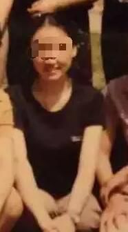 吳老師教音樂，已在該校工作十幾年。