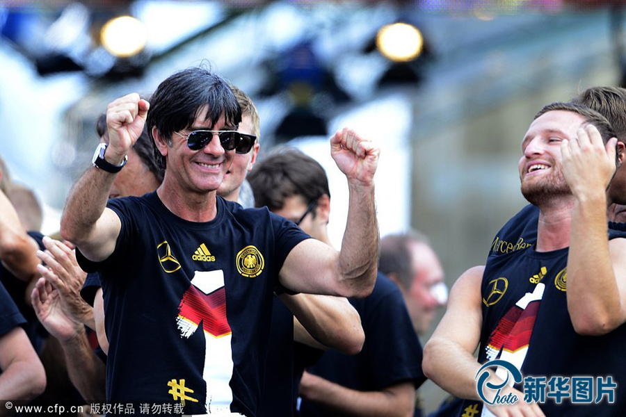 當地時間2014年7月15日，德國柏林，德國隊歸國舉行奪冠巡游