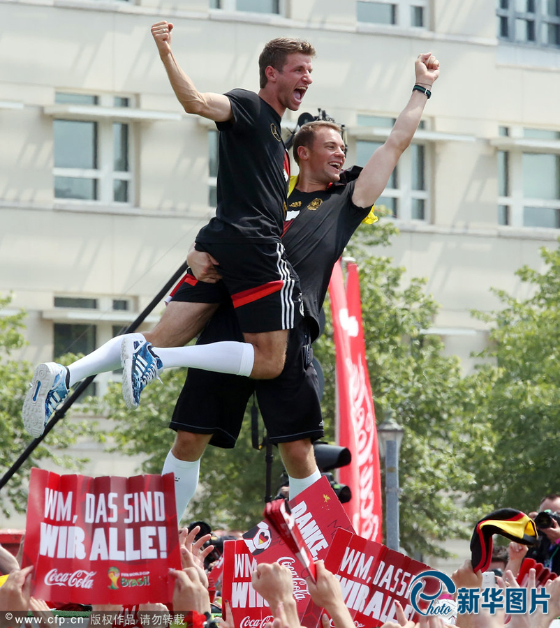 當地時間2014年7月15日，德國柏林，德國隊歸國舉行奪冠巡游