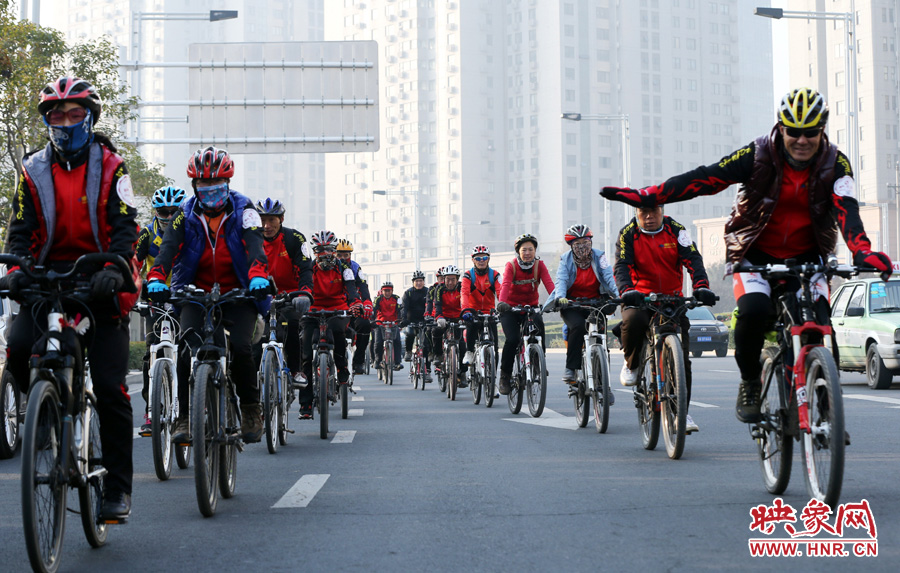 獻(xiàn)愛(ài)心、騎行天下，映象網(wǎng)騎行車(chē)友樂(lè)翻天