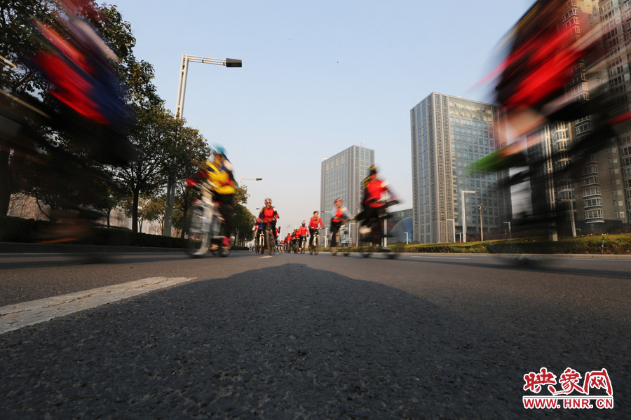 獻(xiàn)愛(ài)心、騎行天下，映象網(wǎng)騎行車(chē)友樂(lè)翻天