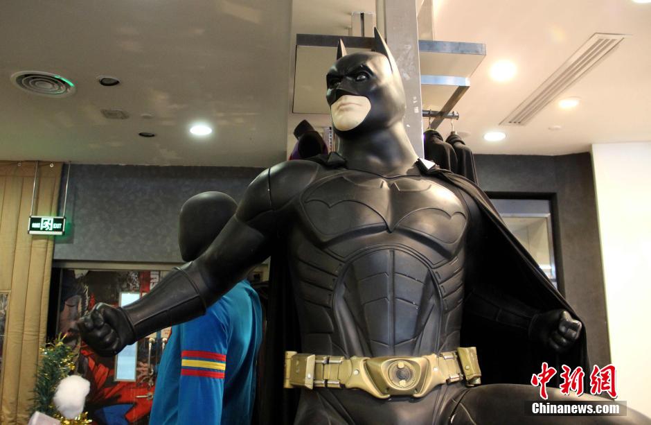 內地動漫熱經(jīng)久不衰 蝙蝠俠系列現(xiàn)西安一商場 內地動漫熱經(jīng)久不衰 蝙蝠俠系列現(xiàn)西安一商場