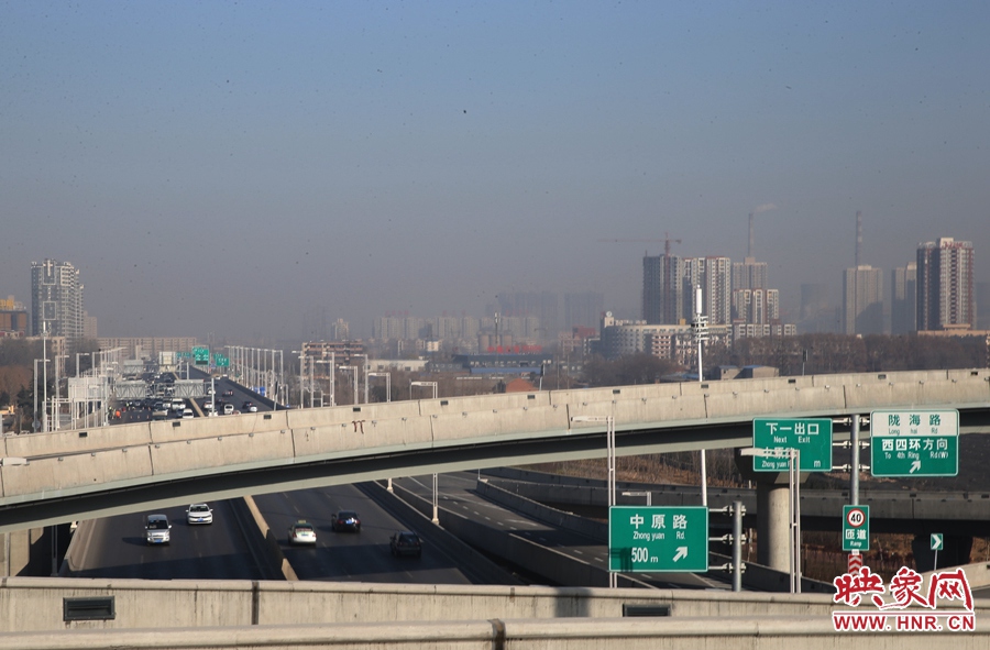 西三環(huán)與隴海高架立交出入口。