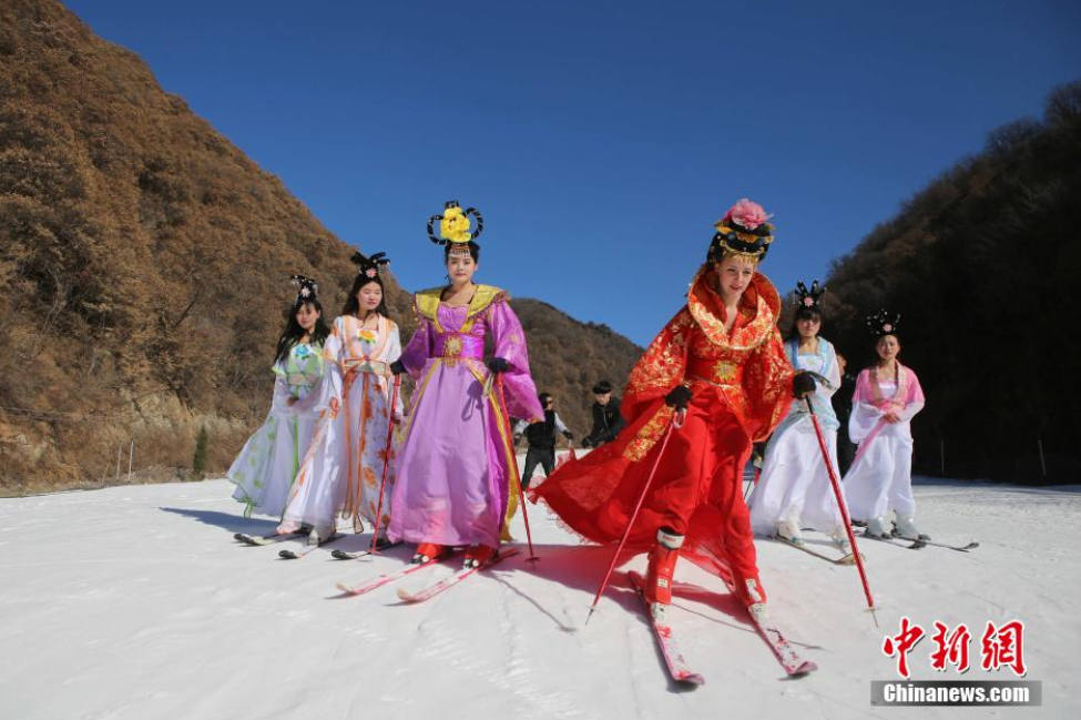 “洋貴妃”現(xiàn)身河南滑雪場(chǎng)