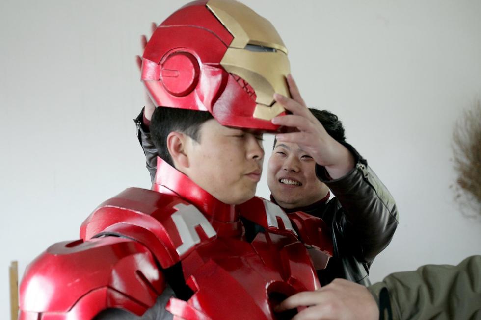 江蘇理工男打造鋼鐵俠套裝 成本僅500元 江蘇理工男打造鋼鐵俠套裝 成本僅500元