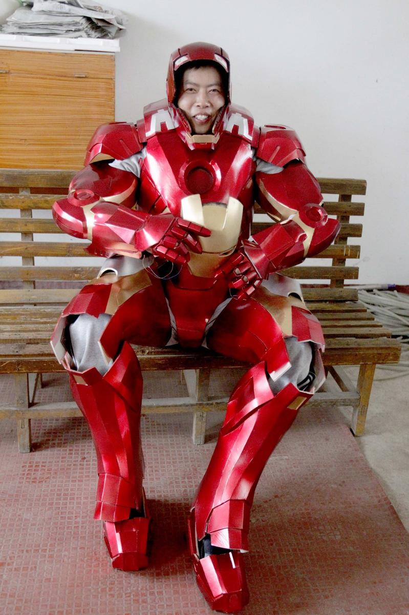江蘇理工男打造鋼鐵俠套裝 成本僅500元 江蘇理工男打造鋼鐵俠套裝 成本僅500元
