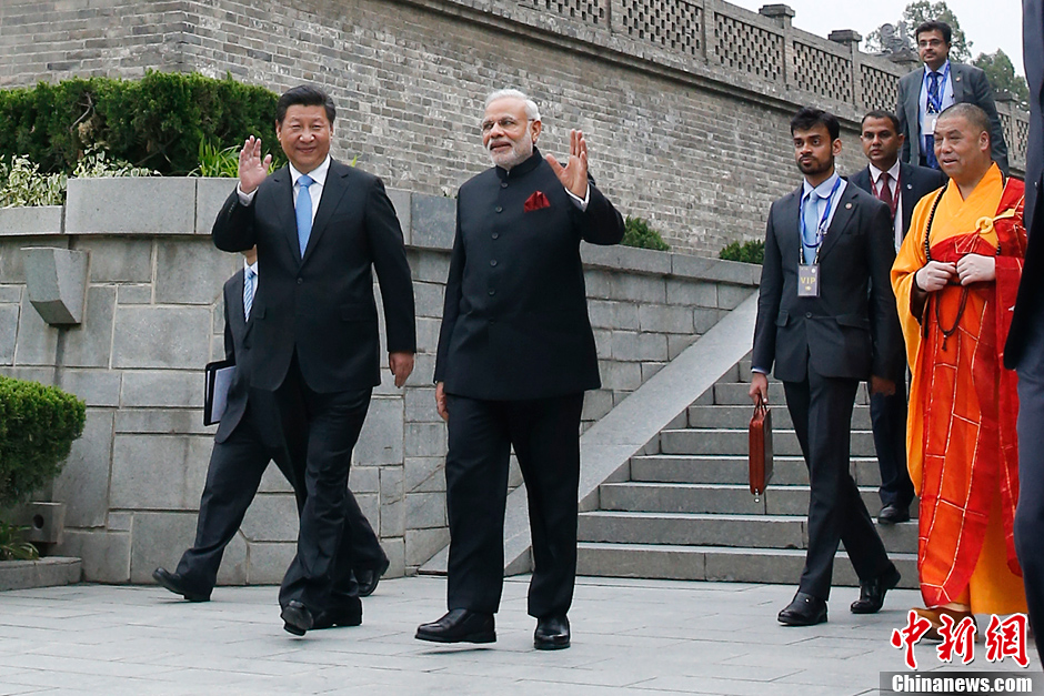 習近平陪同印度總理莫迪參觀西安大慈恩寺 習近平陪同印度總理莫迪參觀西安大慈恩寺