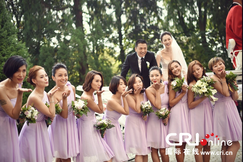李小冉比利時(shí)辦婚禮 朱丹、鐘欣潼、應(yīng)采兒做伴娘