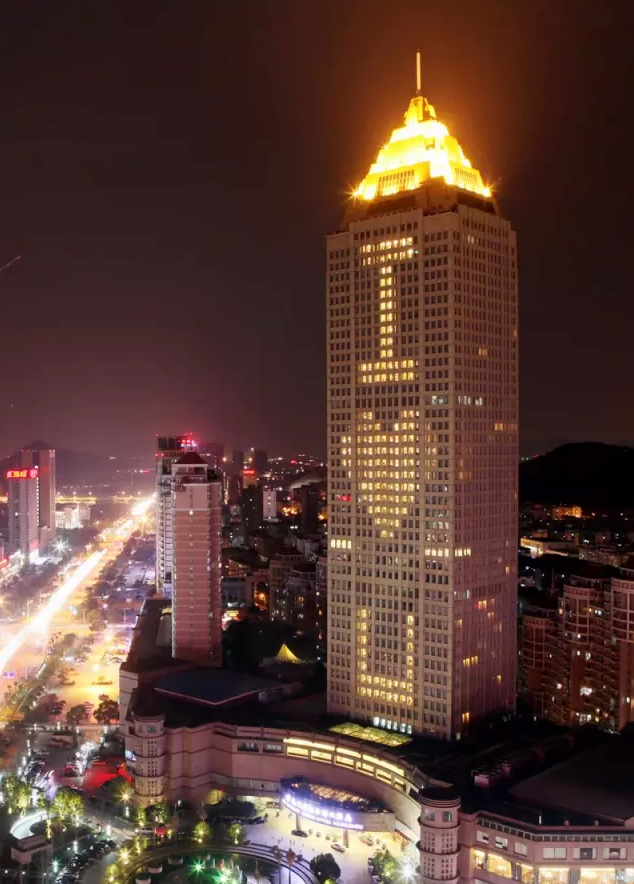 情人節(jié)最溫暖告白！84歲老人包下整樓示愛老伴