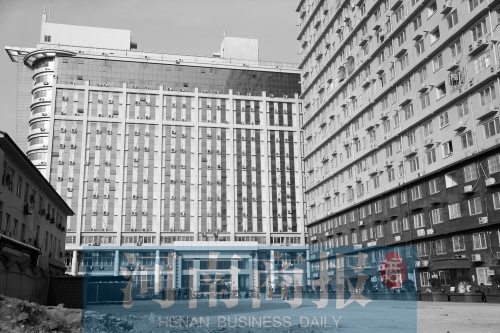 因購房尾款沒有交齊，鄭州一小區(qū)多戶業(yè)主的生活用水被停掉，有的連續(xù)半個月沒水吃。