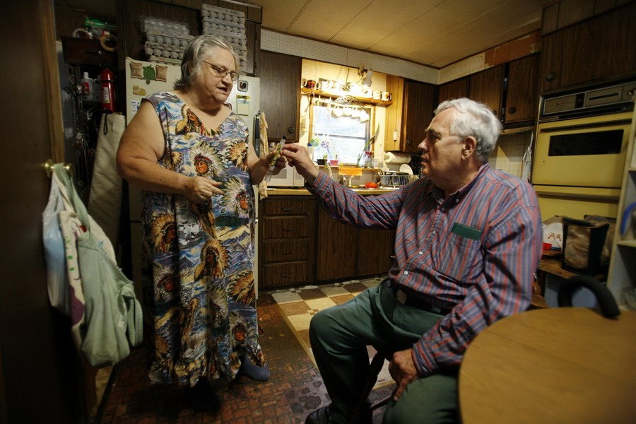 9年前，里克在聽說奧德塞的生活陷入困境后又讓她回來和自己一起住。