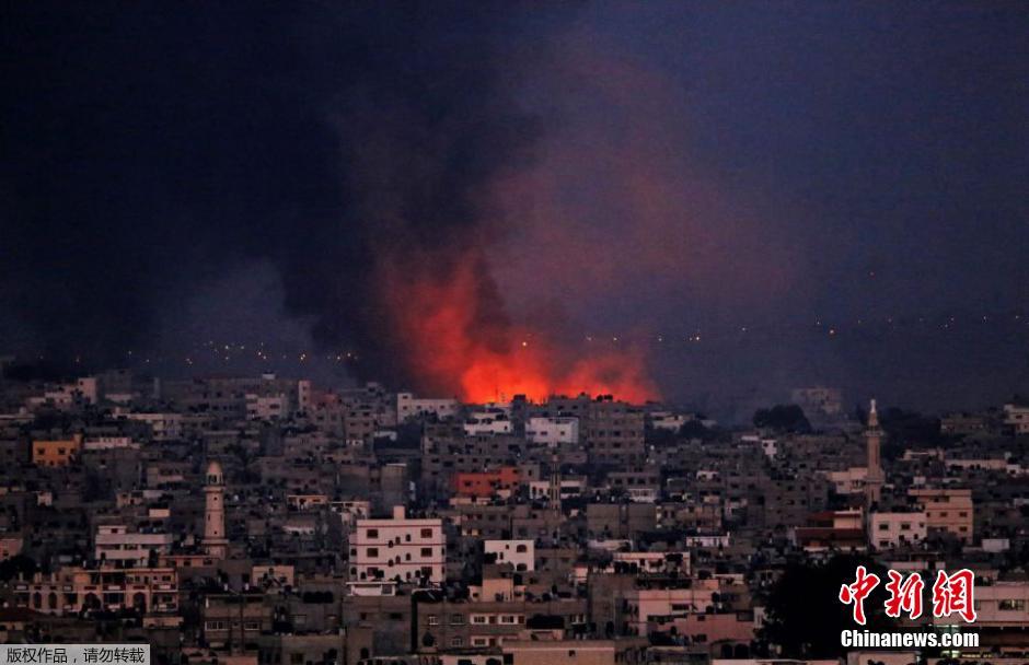 加沙一家醫(yī)院遭以軍炮火襲擊 現(xiàn)場(chǎng)濃煙滾滾 加沙一家醫(yī)院遭以軍炮火襲擊 現(xiàn)場(chǎng)濃煙滾滾