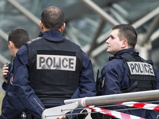 失業(yè)女子48小時內(nèi)報(bào)警637次因騷擾警方被判刑