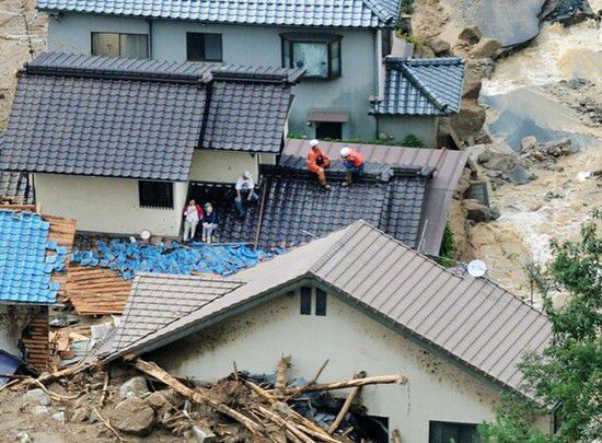 日本廣島泥石流災(zāi)害失蹤人數(shù)升至43人 死亡39人 日本廣島泥石流災(zāi)害失蹤人數(shù)升至43人 死亡39人