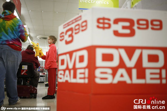 美國民眾搶購打折商品 迎“黑色星期五”血拼日(高清組圖) 美國民眾搶購打折商品 迎“黑色星期五”血拼日(高清組圖)