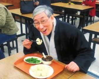 吳頌今到慶豐包子鋪找靈感。