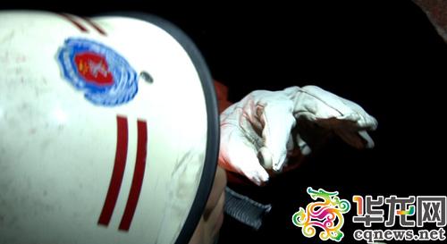 老人求助稱“眼睛掉進下水道” 原是遺失義眼 老人求助稱“眼睛掉進下水道” 原是遺失義眼