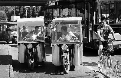 北京無牌電動三輪上路一律扣 處罰設(shè)兩周緩沖期 北京無牌電動三輪上路一律扣 處罰設(shè)兩周緩沖期