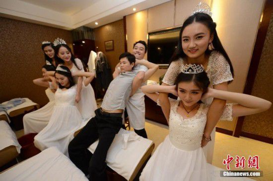 湖南十大?；w到足浴店學理療按摩(圖)