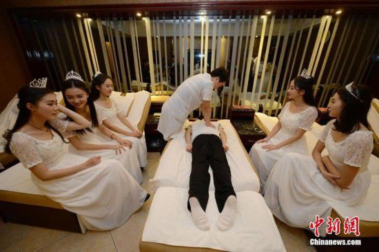 湖南十大?；w到足浴店學理療按摩(圖)