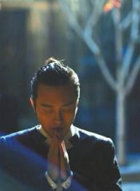 網(wǎng)傳李玉剛“出家”的照片。