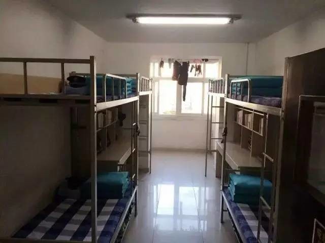 這個學(xué)校的男生宿舍火了！女同學(xué)都喊著要嫁