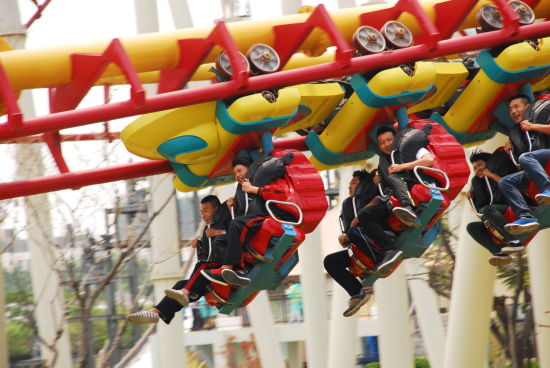 高考生組團解壓 玩轉(zhuǎn)蓬萊歐樂堡