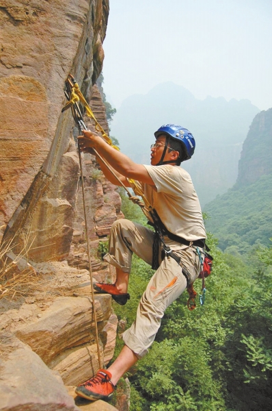 本周末，到萬仙山看“峭壁上的芭蕾”
