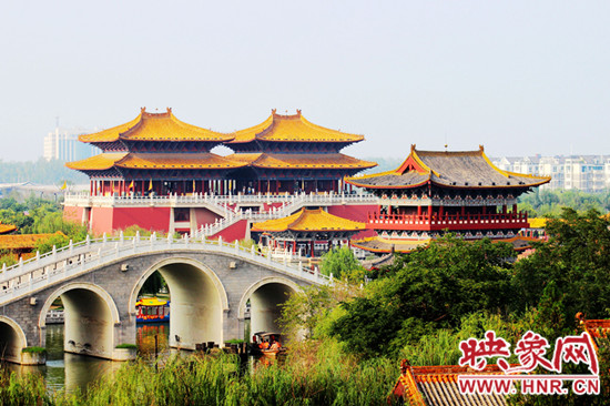 美不勝收 爬山、游園、賞奇觀（組圖）