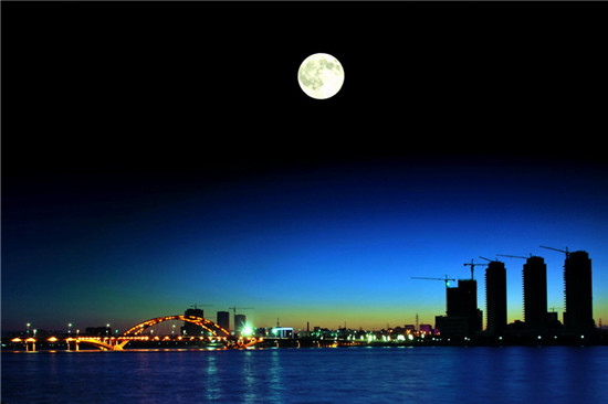 賞月之旅，讓愛像滿月一樣皎潔（資料圖）